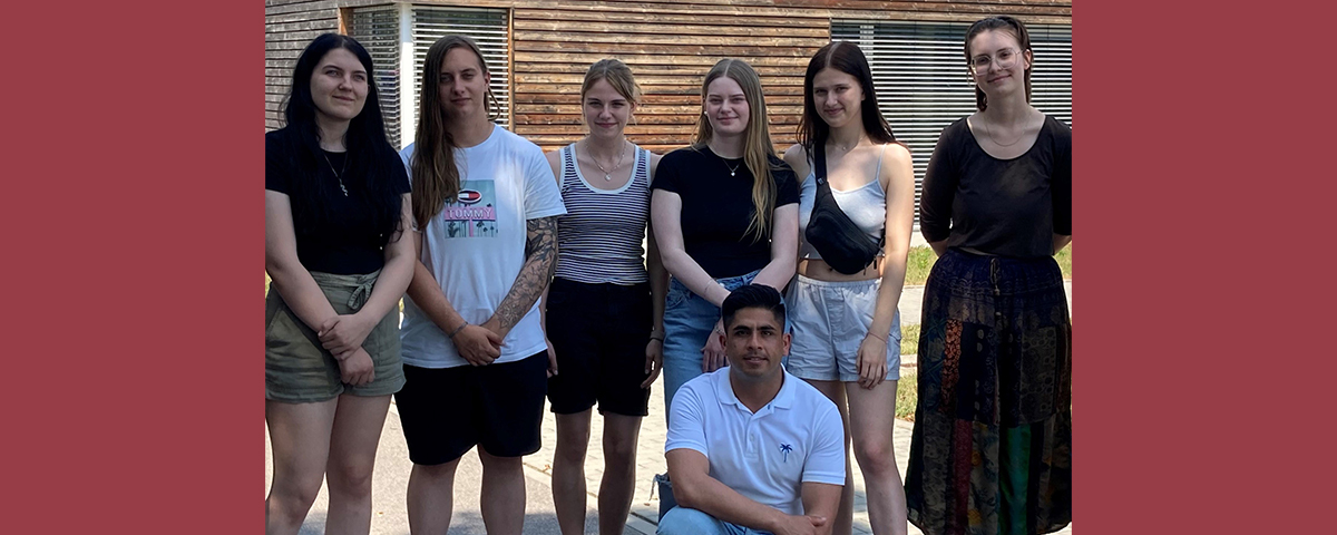 Gruppenfoto der Pflegeschüler*innen