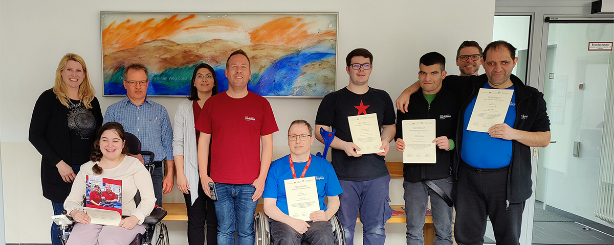 Gruppenfoto bei der Zertifikatsübergabe.