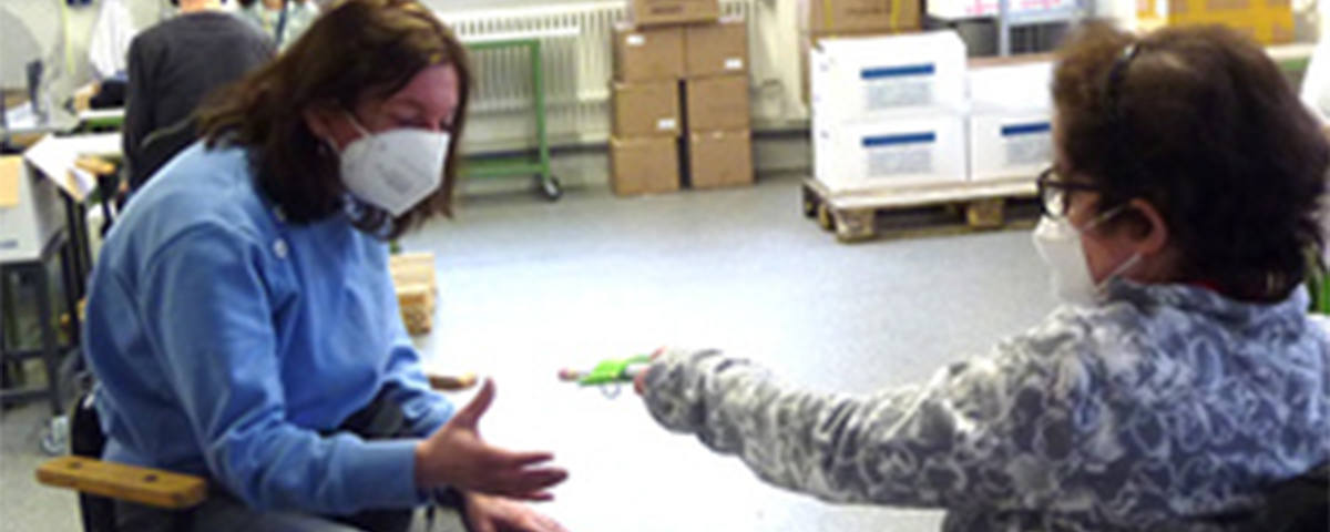 Die stellvertretende Frauenbeauftragte und eine Kollegin