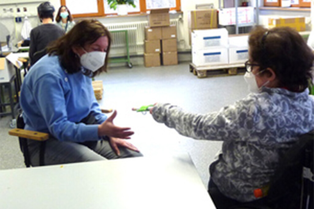 Die stellvertretende Frauenbeauftragte und eine Kollegin