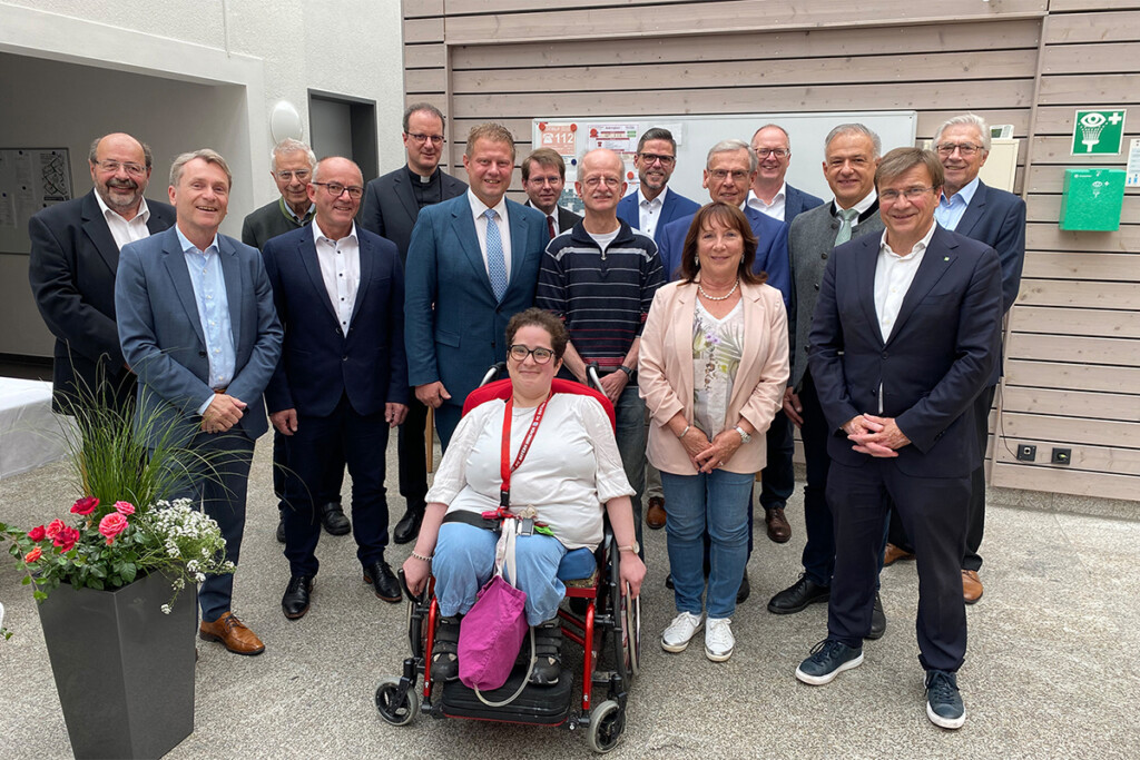 Gruppenbild von den Ehrengästen.