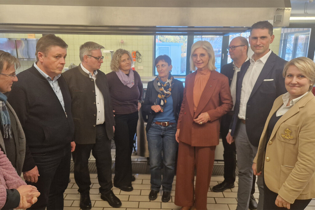 Gruppenbild mit Sozialministerin Scharf