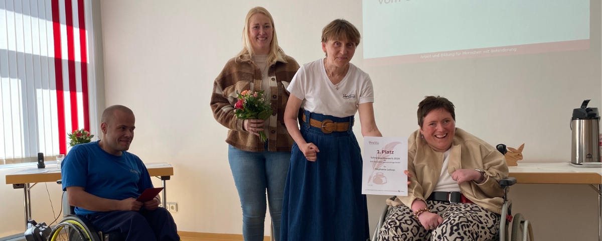 Bild mit dem Werkstatrat und der Siegerin